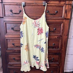 O’Neil yellow floral dress size L - NWOT
